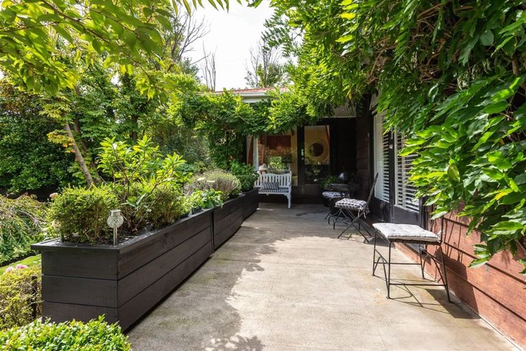 Photo of property in 132 Bishop Street, St Albans, Christchurch, 8014