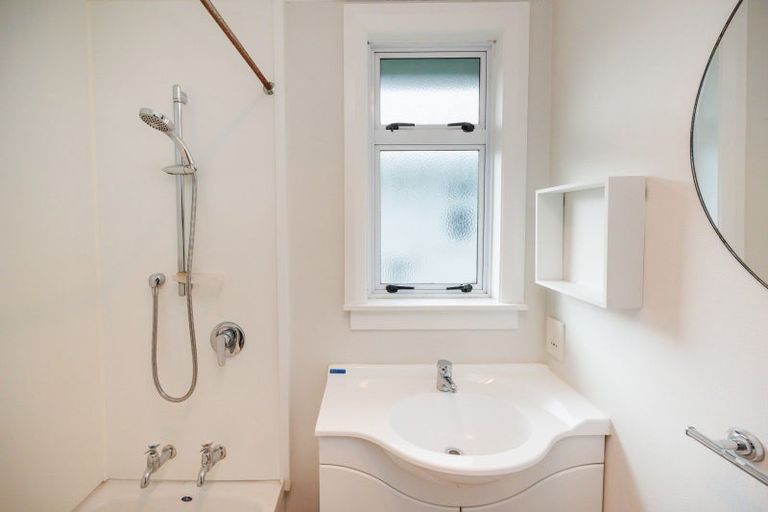 Photo of property in 345 Tremaine Avenue, Takaro, Palmerston North, 4412