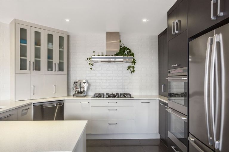 Photo of property in 18 Peel Lane, Aotea, Porirua, 5024