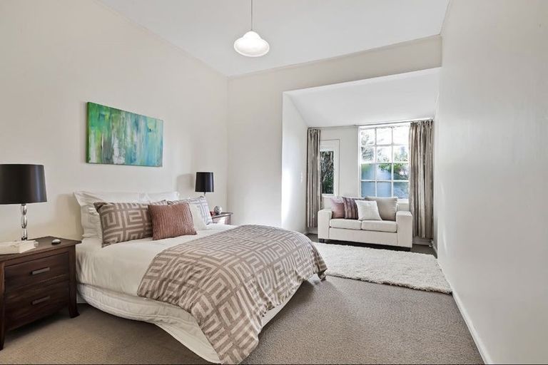 Photo of property in 54 Pirie Street, Mount Victoria, Wellington, 6011