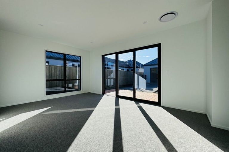 Photo of property in 1 Amberite Place, Harewood, Christchurch, 8051
