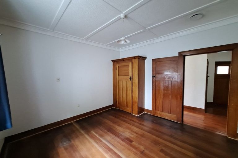 Photo of property in 22 Bracken Street, New Plymouth, 4310