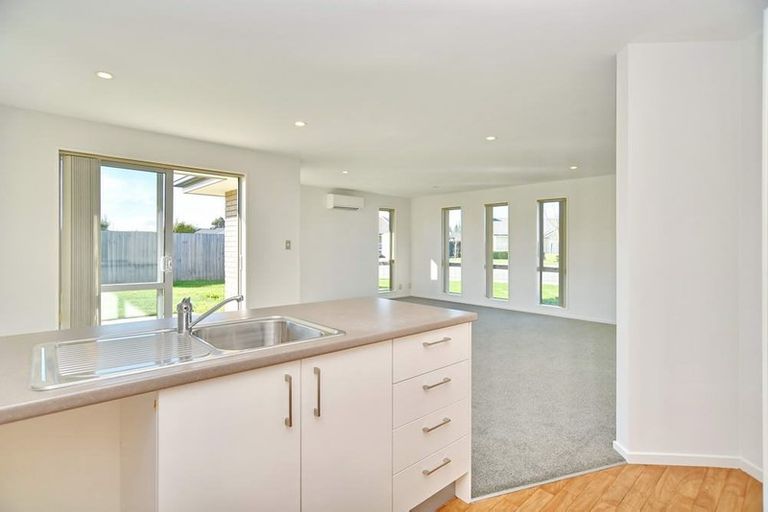 Photo of property in 69 Acacia Avenue, Rangiora, 7400