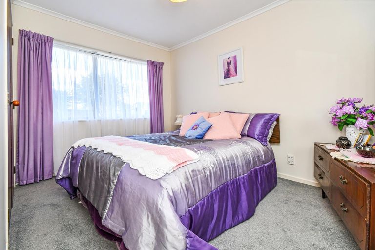 Photo of property in 23 Seaward Place, Wattle Downs, Auckland, 2103