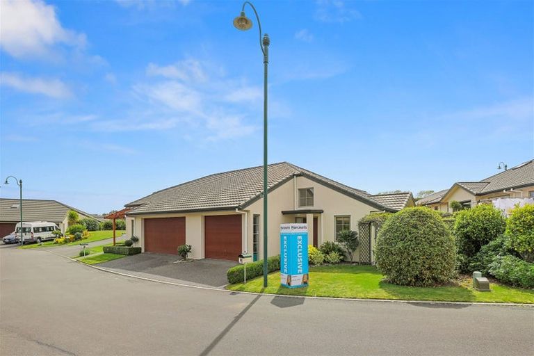Photo of property in 19 Lakeridge Close, Rangatira Park, Taupo, 3330