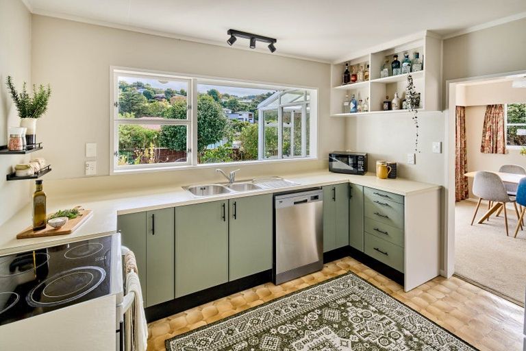 Photo of property in 11 Mckeefry Grove, Tawa, Wellington, 5028
