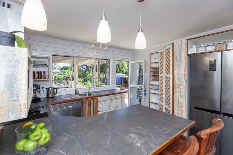 Photo of property in 16 Ruru Road, Otaihanga, Paraparaumu, 5036