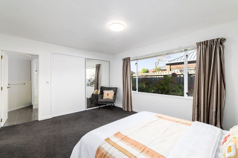 Photo of property in 2/52a Berkshire Drive, Avonhead, Christchurch, 8042