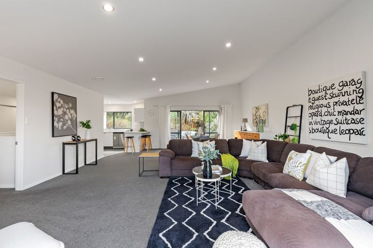 Photo of property in 7 Joseph Banks Drive, Whitby, Porirua, 5024