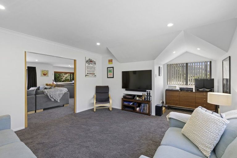 Photo of property in 6 Sylvan Way, Silverstream, Upper Hutt, 5019