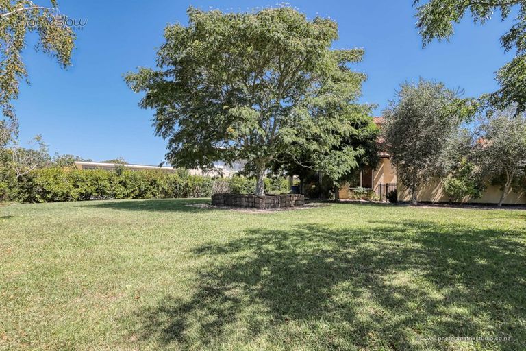 Photo of property in 42 Rame Road, Greenhithe, Auckland, 0632