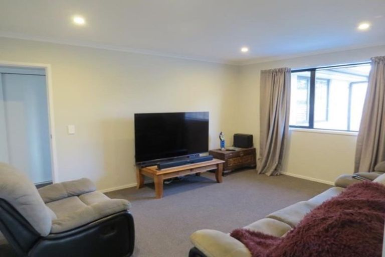 Photo of property in 15 Marsden Place, Hurworth, New Plymouth, 4310