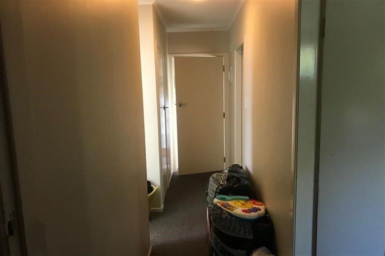 Photo of property in 40 Tahi Terrace, Glen Eden, Auckland, 0602