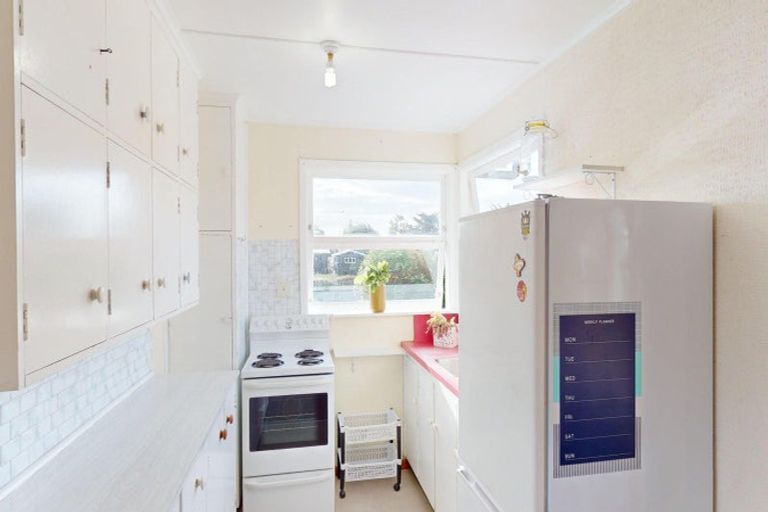 Photo of property in 165 Kahukura Avenue, Waitarere Beach, Levin, 5510