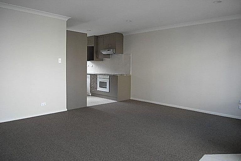 Photo of property in 33 Claverdon Drive, Massey, Auckland, 0614