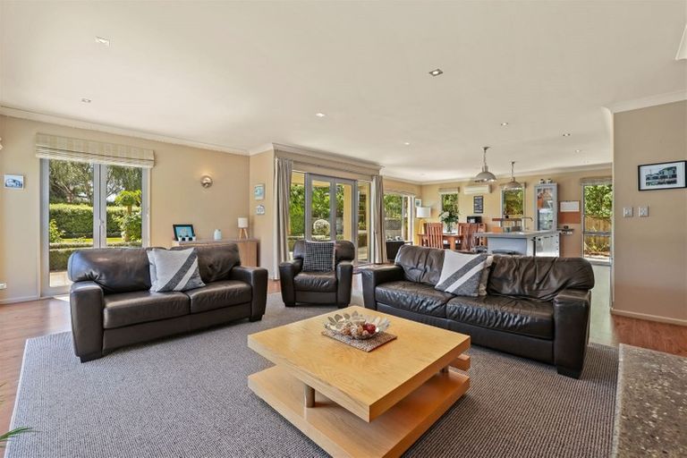 Photo of property in 296 Gardiners Road, Harewood, Christchurch, 8051