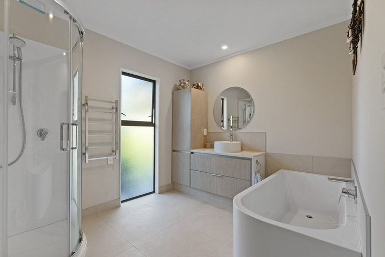 Photo of property in 108 Greenwood Boulevard, Otaki, 5512