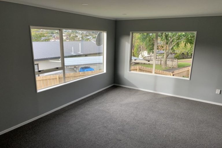 Photo of property in 12 Broadfield Street, Massey, Auckland, 0614