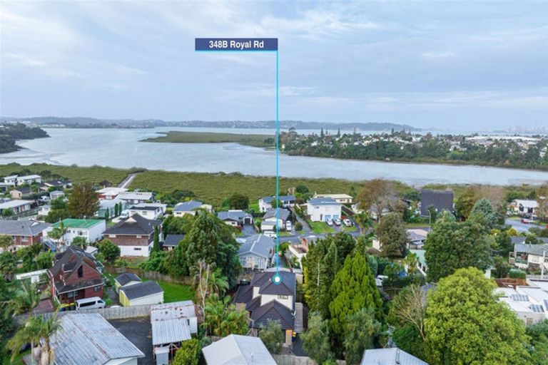 Photo of property in 348b Royal Road, Massey, Auckland, 0614