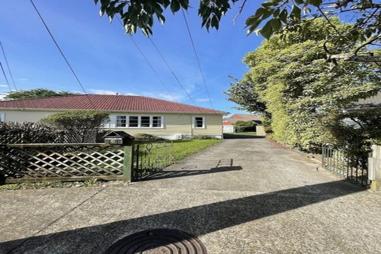 Photo of property in 6 Hobbs Grove, Epuni, Lower Hutt, 5011