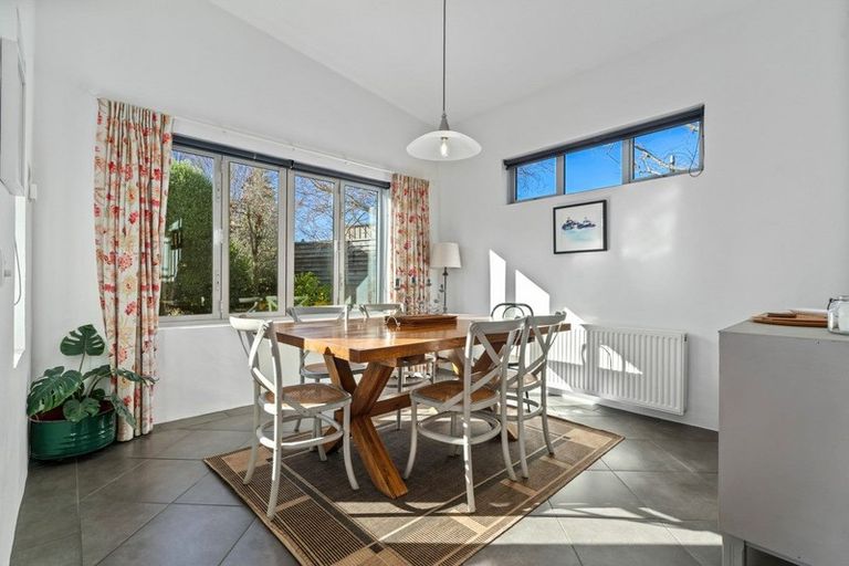 Photo of property in 17 Morrows Mead, Wanaka, 9305