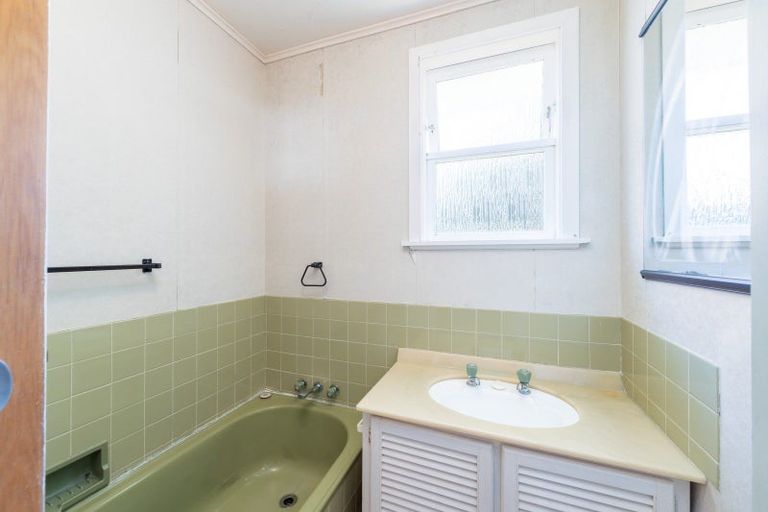 Photo of property in 4 California Drive, Totara Park, Upper Hutt, 5018