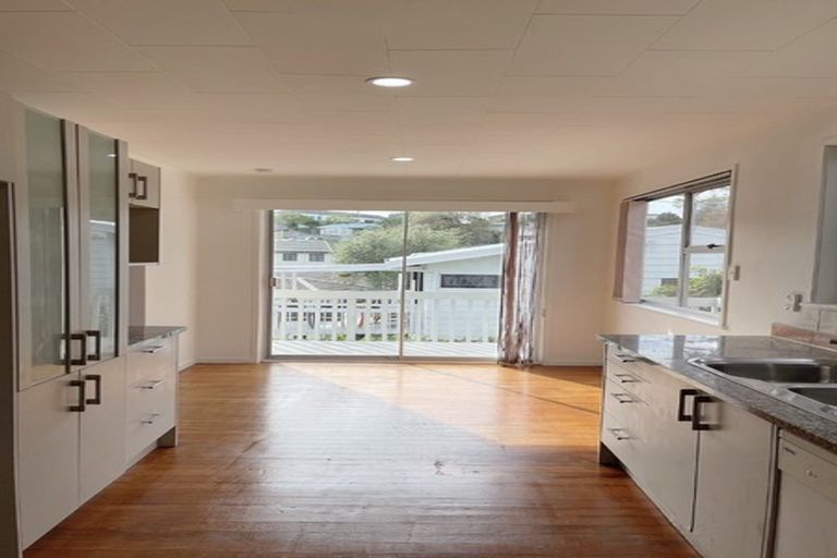 Photo of property in 1/17 Powrie Street, Glenfield, Auckland, 0629