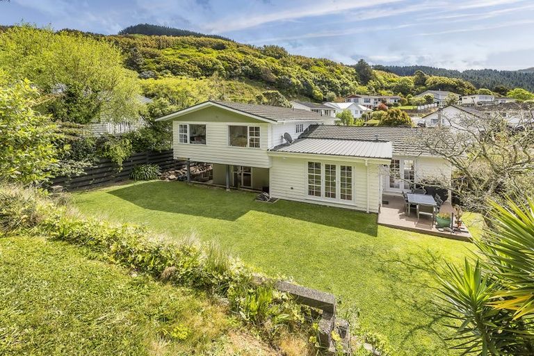 Photo of property in 20 Balliol Drive, Tawa, Wellington, 5028