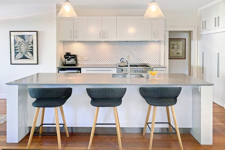 Photo of property in 37 Glen Road, Kelburn, Wellington, 6012