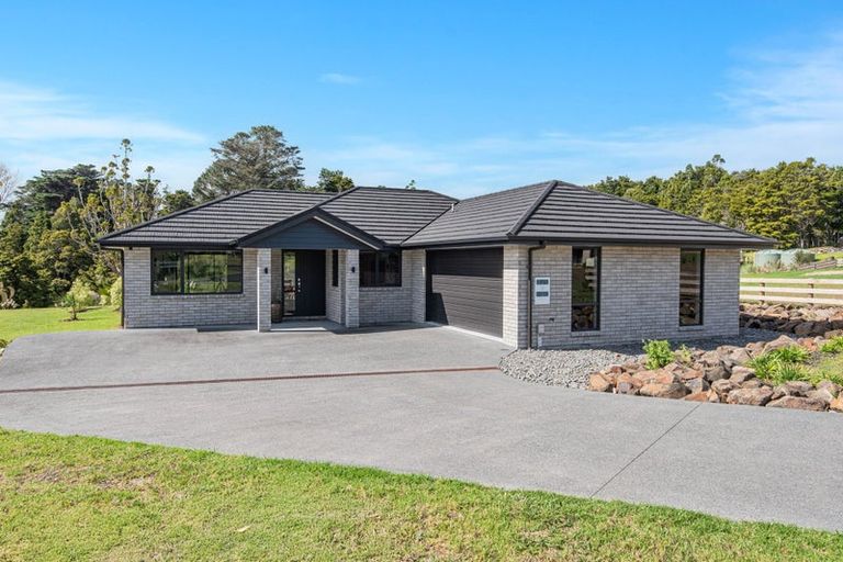 Photo of property in 11 Cherrywood Rise, Paparoa, 0571