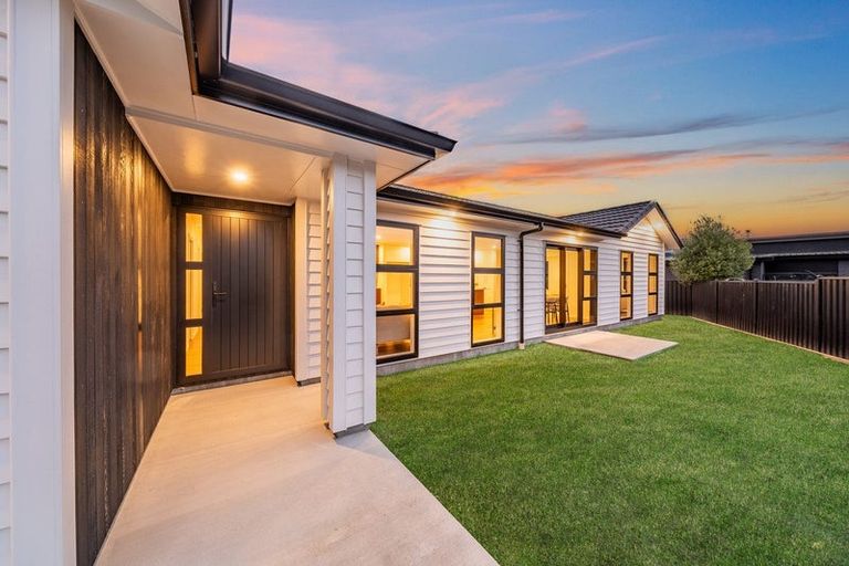 Photo of property in 4 Mcmillan Lane, Wallaceville, Upper Hutt, 5018