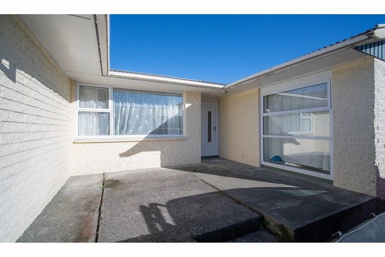 Photo of property in 27 Dunster Street, Burnside, Christchurch, 8053