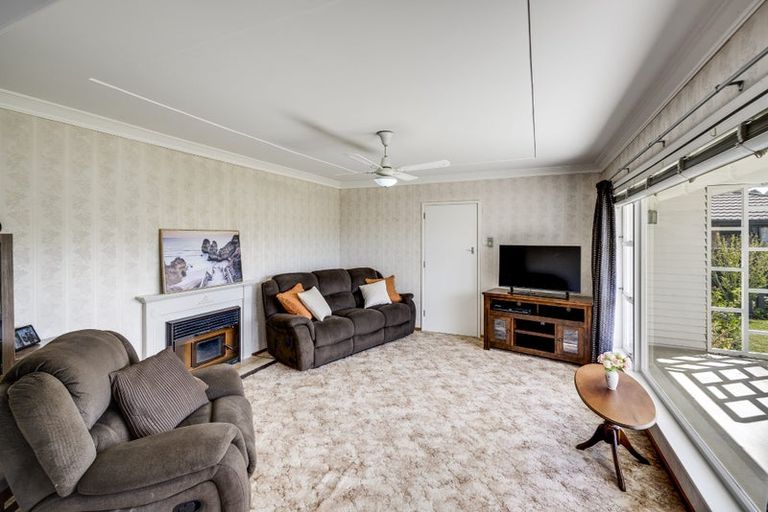 Photo of property in 38 Puketapu Road, Taradale, Napier, 4112