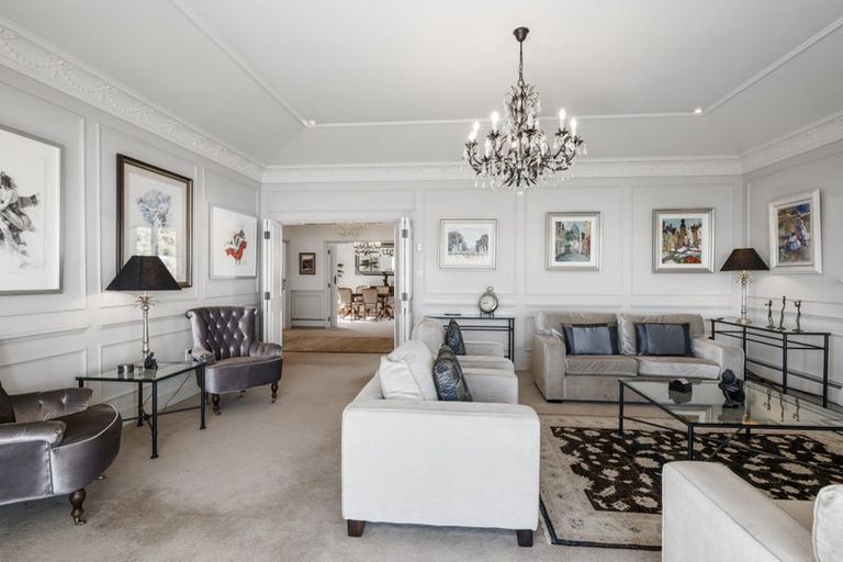 Photo of property in 15 Manahi Avenue, Kawaha Point, Rotorua, 3010