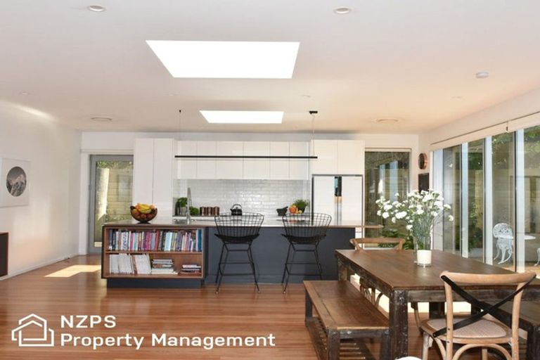 Photo of property in 34 Seaview Terrace, Kew, Dunedin, 9012