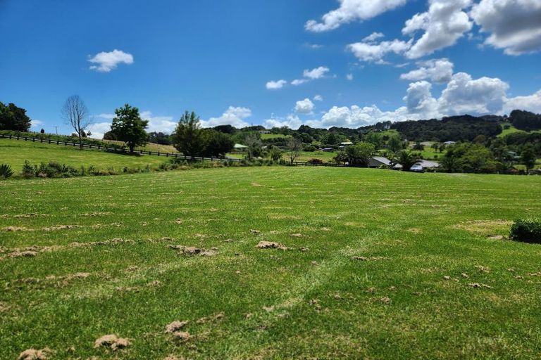 Photo of property in 12 Riversong Road, Kauri, 0185