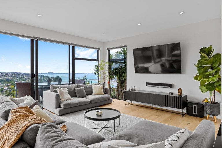 Photo of property in 1 Te Kawau Pass, Greenhithe, Auckland, 0632