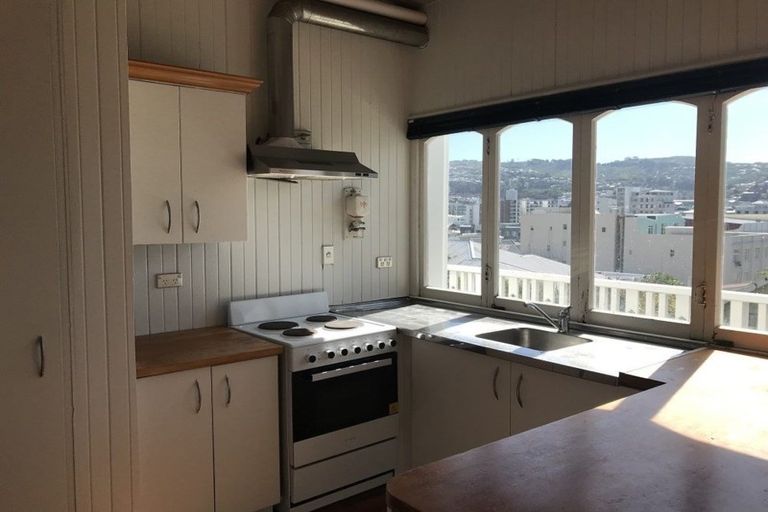 Photo of property in 7a Hawker Street, Mount Victoria, Wellington, 6011