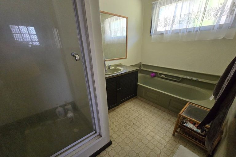 Photo of property in 41 Rhodes Drive, Kelvin Grove, Palmerston North, 4414