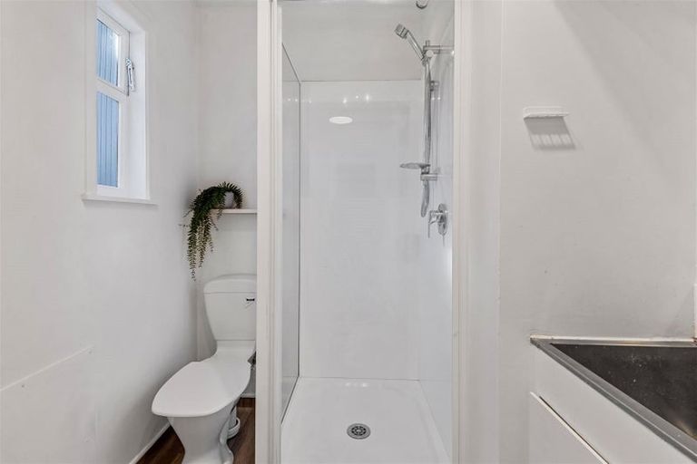 Photo of property in 28 Straven Road, Riccarton, Christchurch, 8011