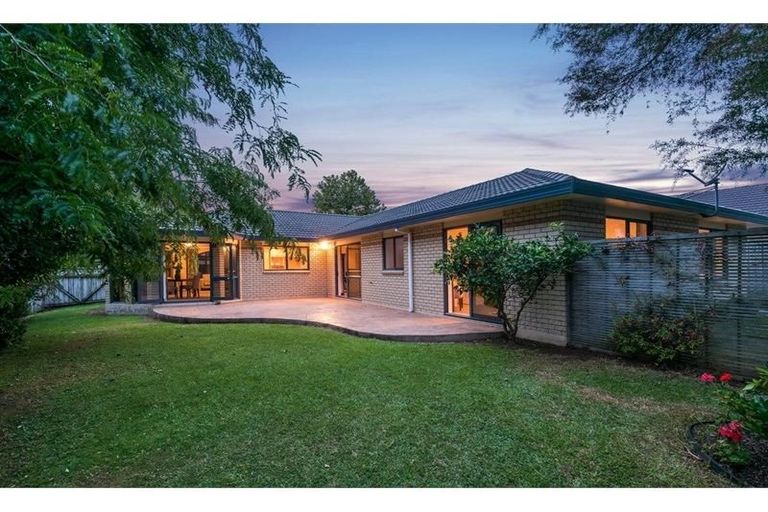 Photo of property in 15 Kilsyth Way, East Tamaki Heights, Auckland, 2016