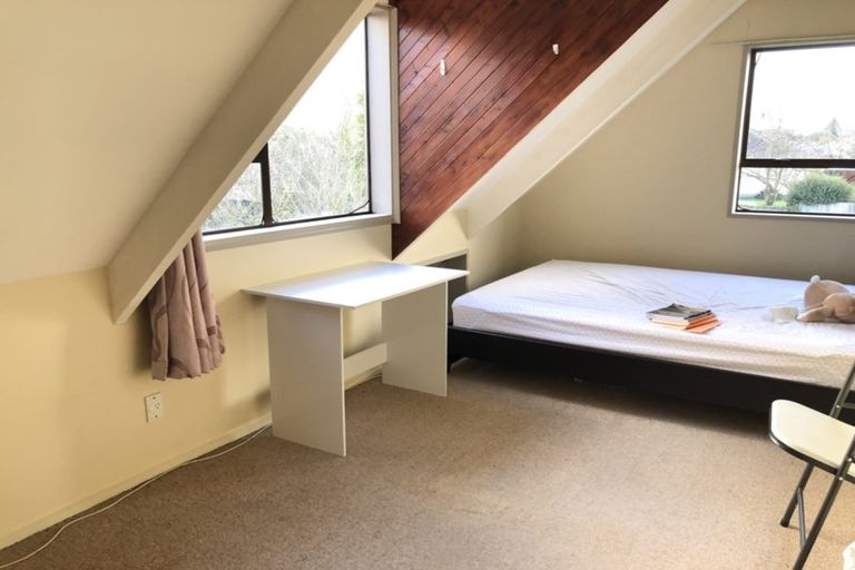 Photo of property in 29 Momorangi Crescent, Redwood, Christchurch, 8051