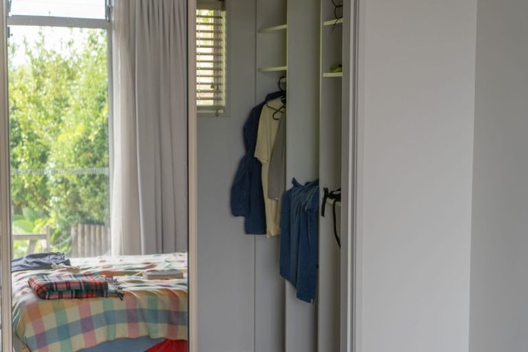 Photo of property in 14 Manahi Avenue, Kawaha Point, Rotorua, 3010