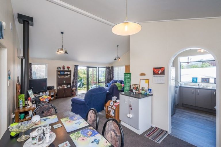 Photo of property in 8a Elder Grove, Paraparaumu, 5032