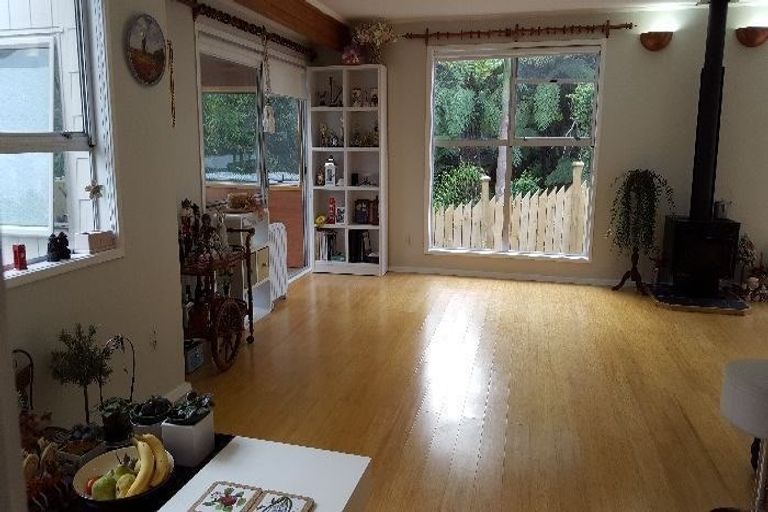 Photo of property in 6 Hobby Avenue, Birkdale, Auckland, 0626