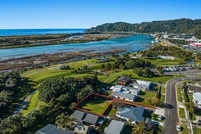 Photo of property in 8a Beach Street, Fitzroy, New Plymouth, 4312
