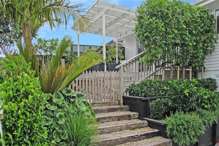 Photo of property in 38 Wellesley Road, Mangere Bridge, Auckland, 2022