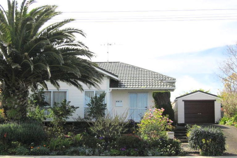 Photo of property in 102 Gonville Avenue, Gonville, Whanganui, 4501