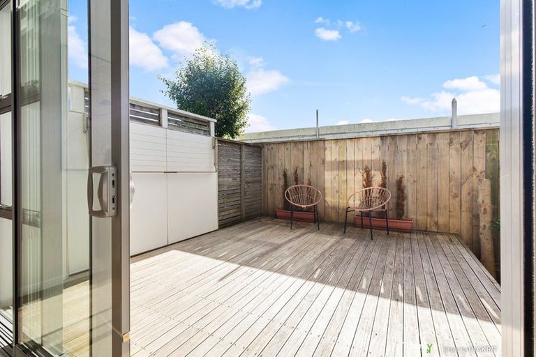 Photo of property in 2/32 Dr Taylor Terrace, Johnsonville, Wellington, 6037