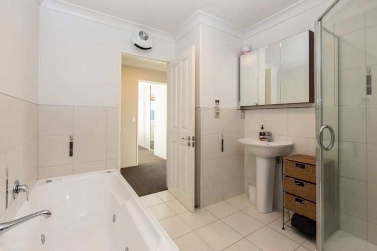 Photo of property in 15 Sandalwood Place, Waimairi Beach, Christchurch, 8083